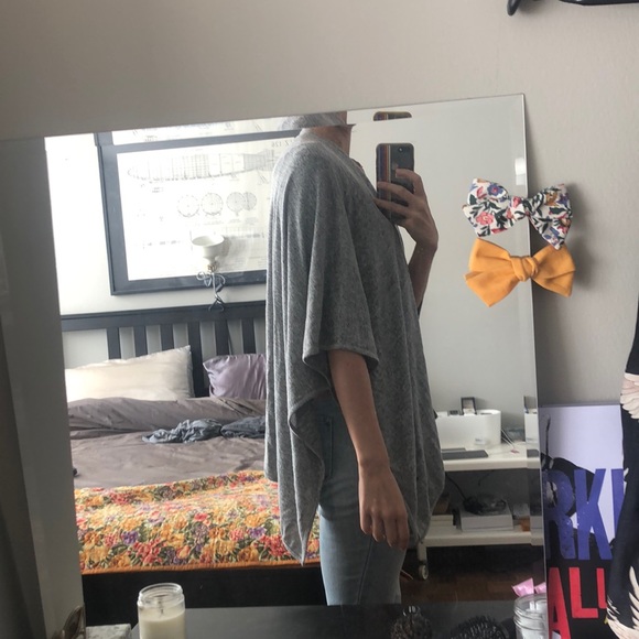 Titika Grey Shrug Sweater - Picture 3 of 3